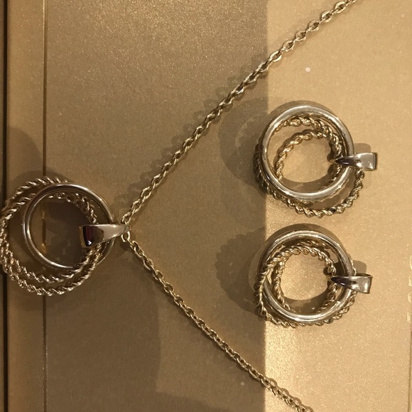 Charter Club gold double circle earrings Necklace - Picture 1 of 3
